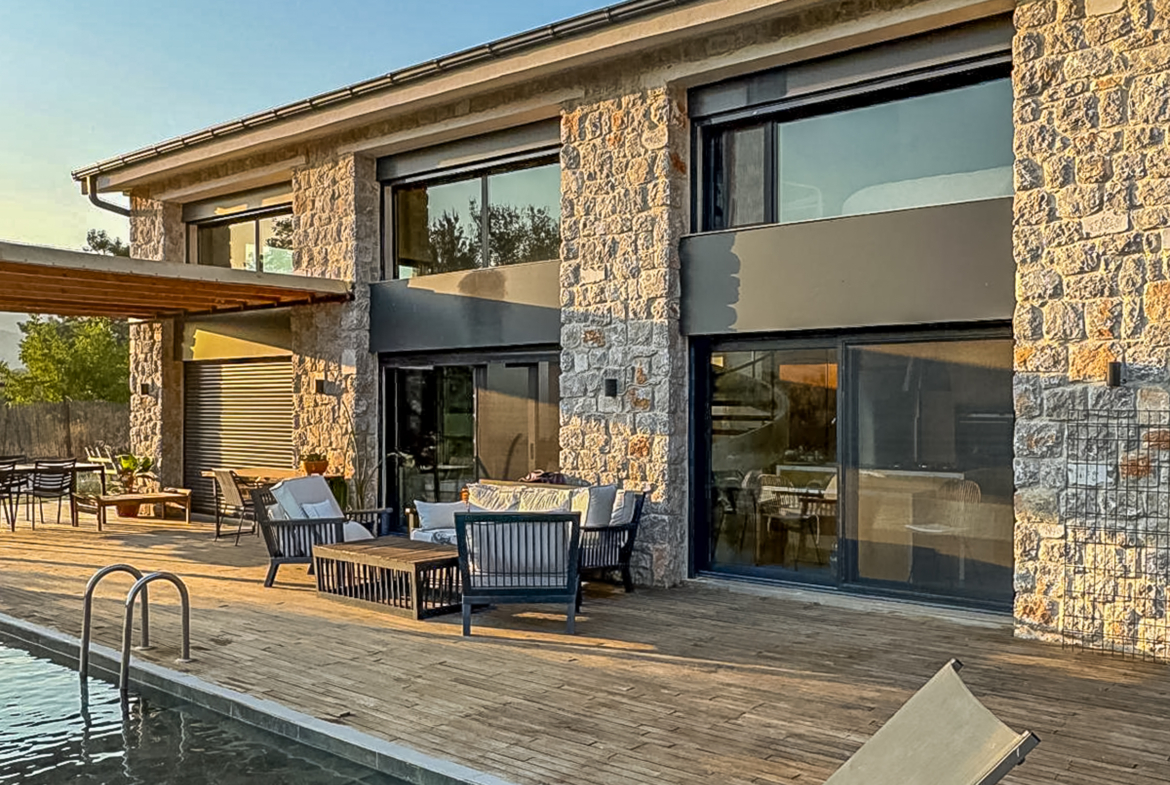 Akyaka Yakını Havuzlu Taş Villa | Full Eşyalı Kiralık