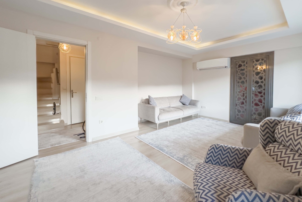 Marmaris İçmeler Havuzlu Sitede Bakımlı 3+1 Dubleks Daire