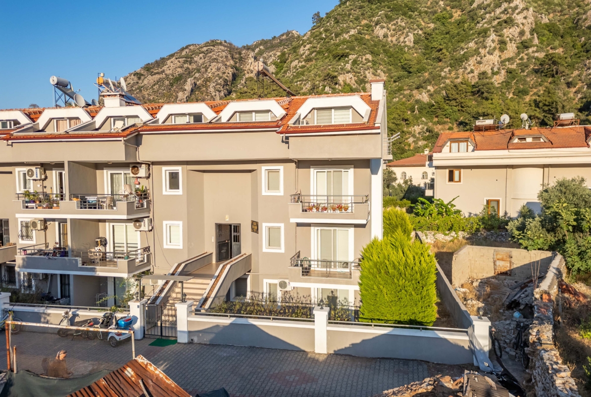 Marmaris İçmeler Havuzlu Sitede Bakımlı 3+1 Dubleks Daire