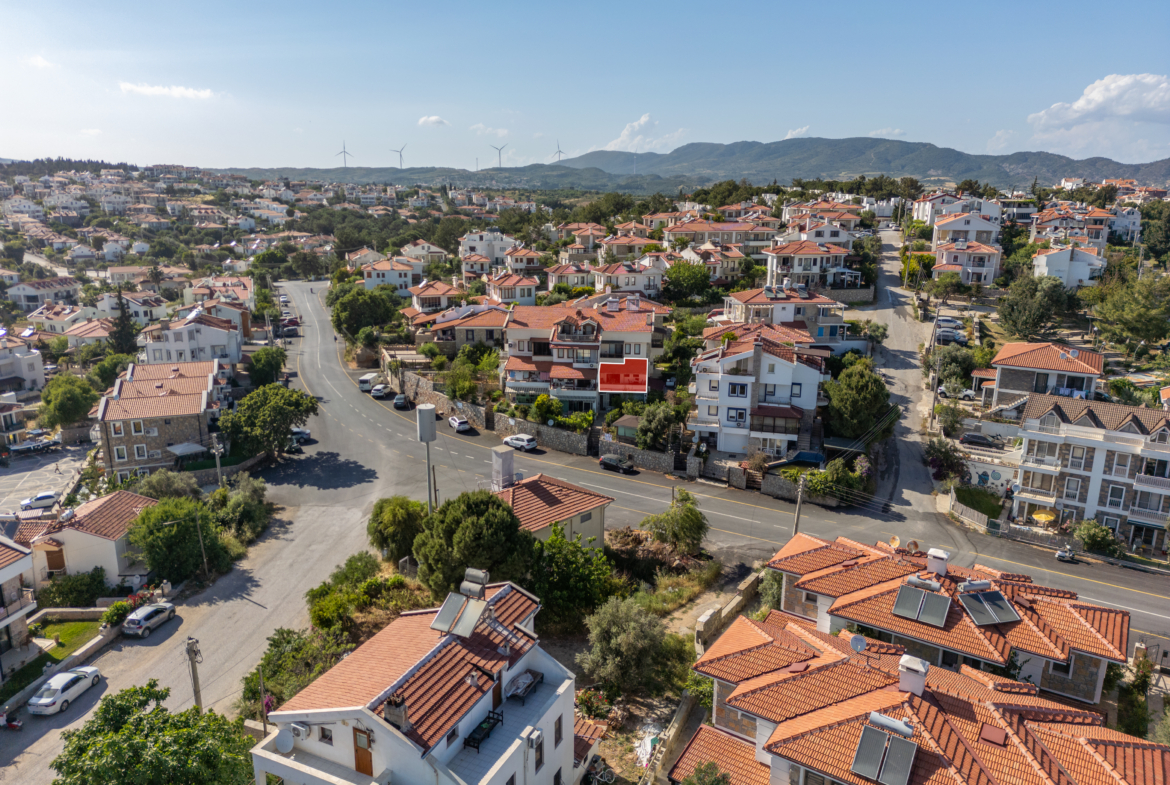 Datça Merkezi Konumda | Bahçe Kullanımlı | Ara Kat 2+1 Daire