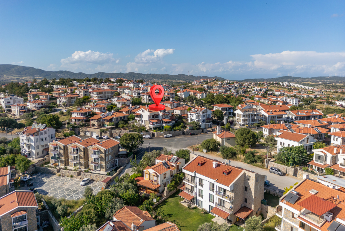 Datça Merkezi Konumda | Bahçe Kullanımlı | Ara Kat 2+1 Daire