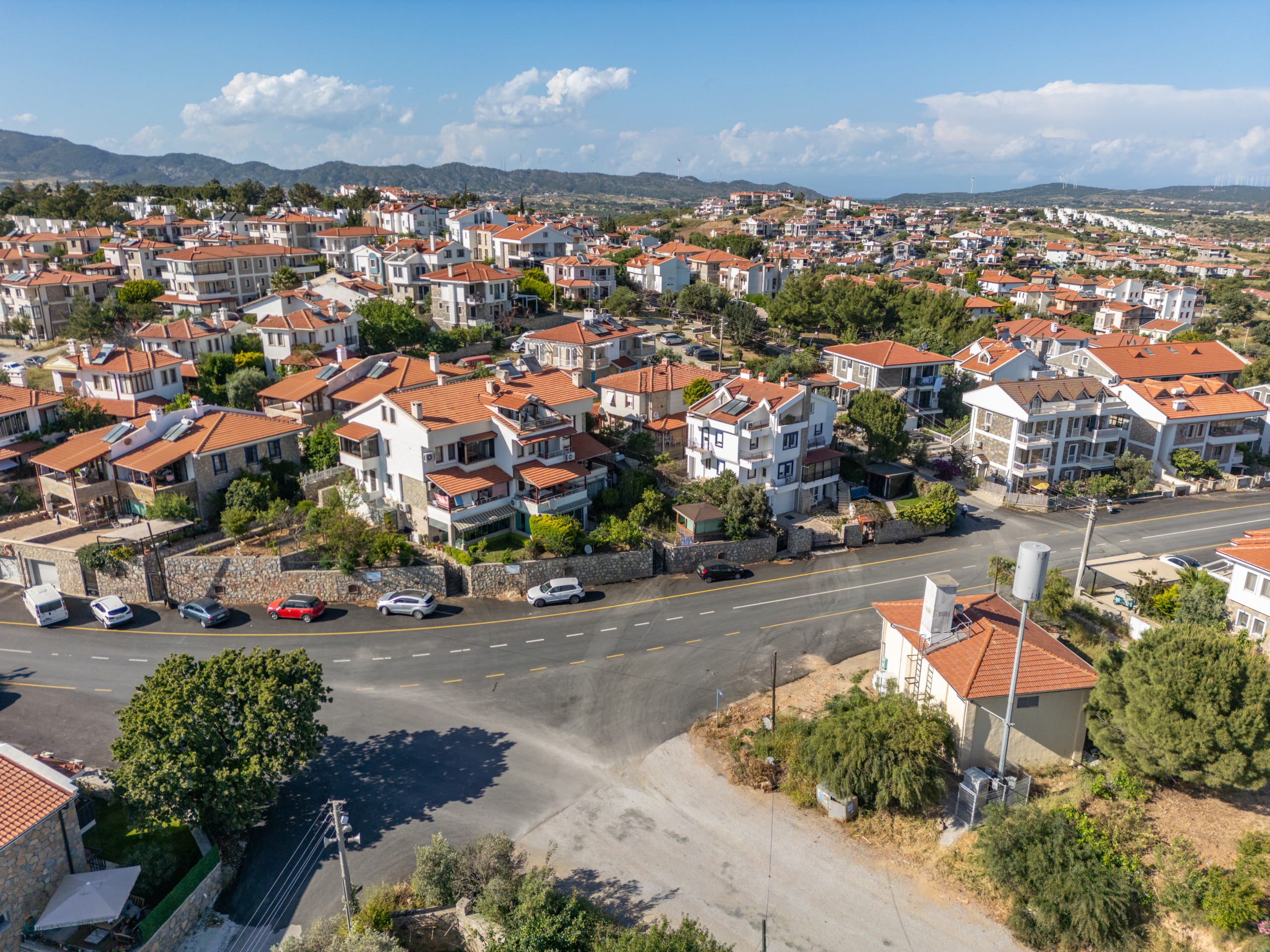 Datça Merkezi Konumda | Bahçe Kullanımlı | Ara Kat 2+1 Daire