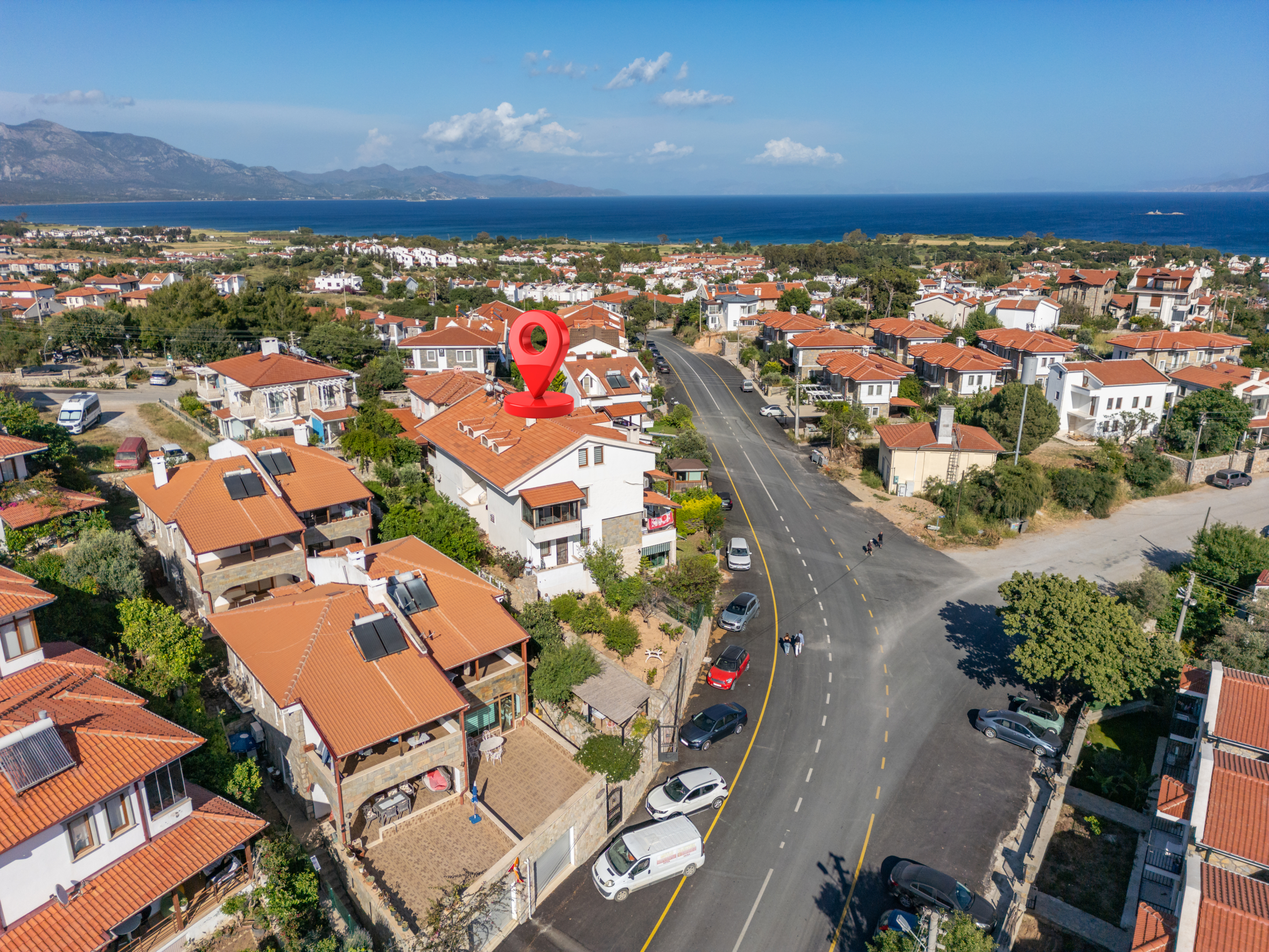 Datça Merkezi Konumda | Bahçe Kullanımlı | Ara Kat 2+1 Daire