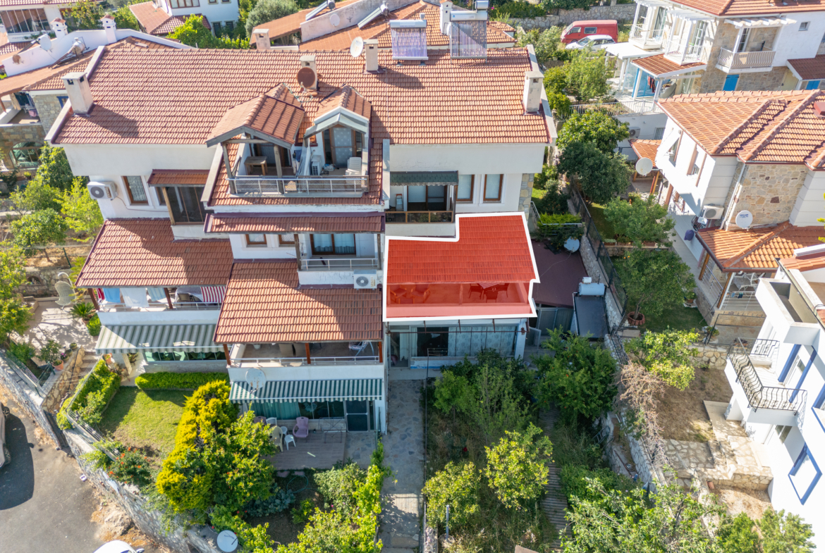Datça Merkezi Konumda | Bahçe Kullanımlı | Ara Kat 2+1 Daire