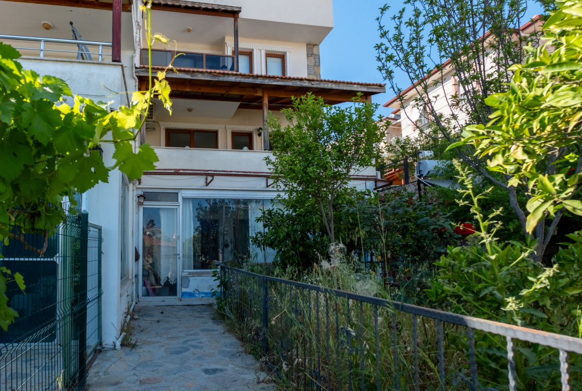 Datça Merkezi Konumda | Bahçe Kullanımlı | Ara Kat 2+1 Daire