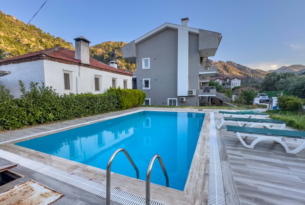 Marmaris İçmeler Havuzlu Sitede Bakımlı 3+1 Dubleks Daire