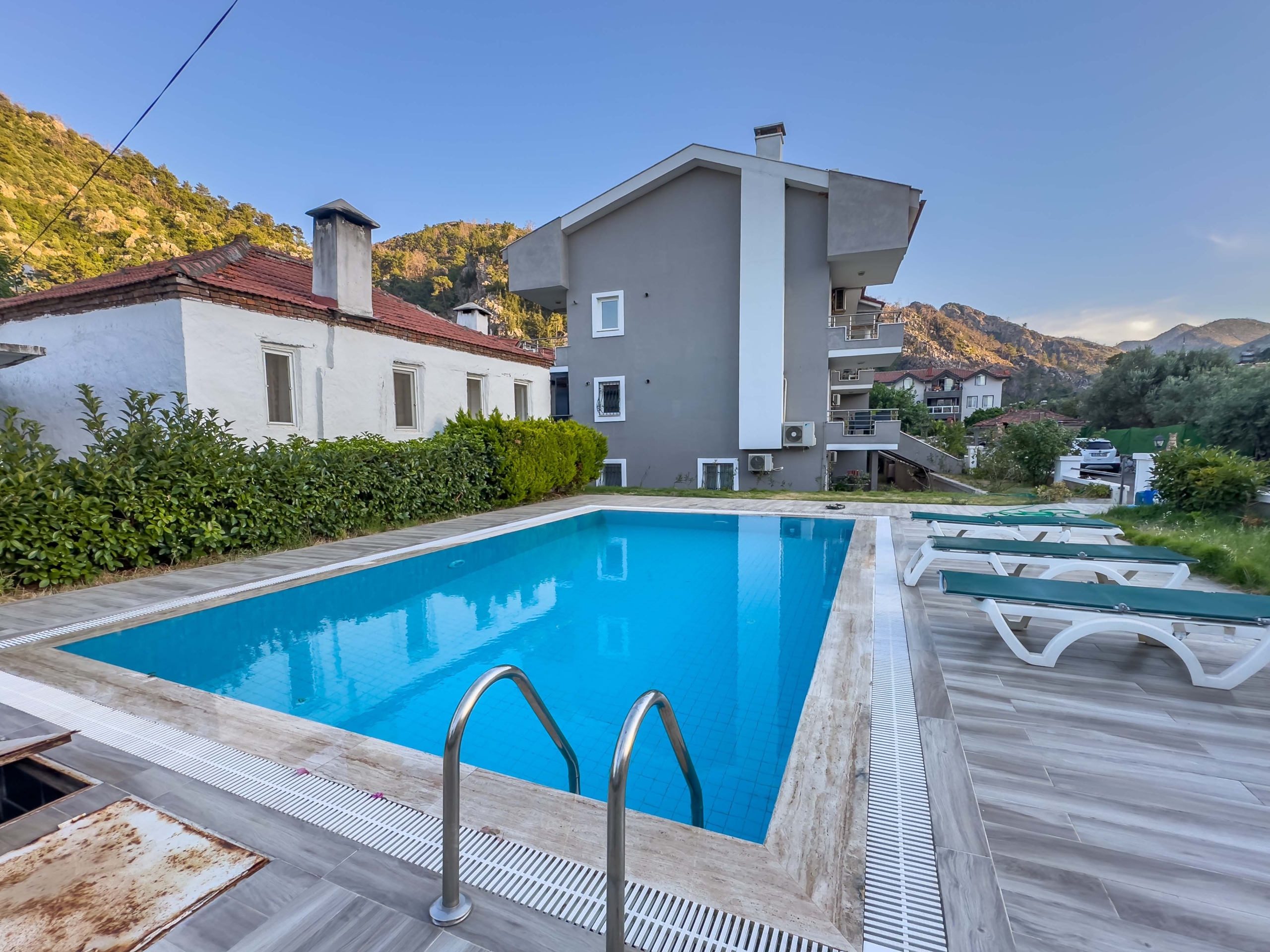 Marmaris İçmeler Havuzlu Sitede Bakımlı 3+1 Dubleks Daire