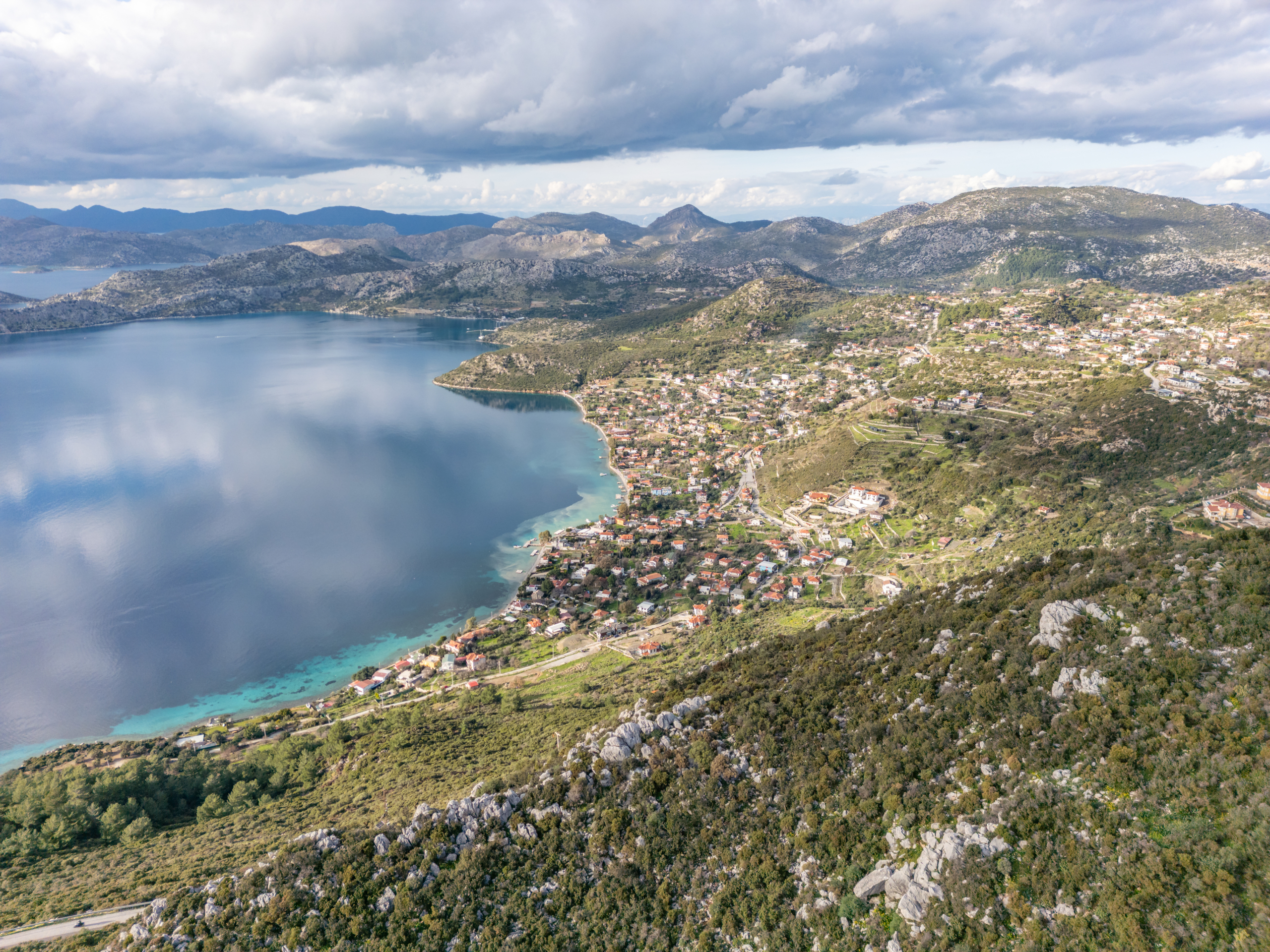 DJI_0714 Taşlıca Söğüt Sınırında Merkeze Yakın Müstakil Tapulu Tarla