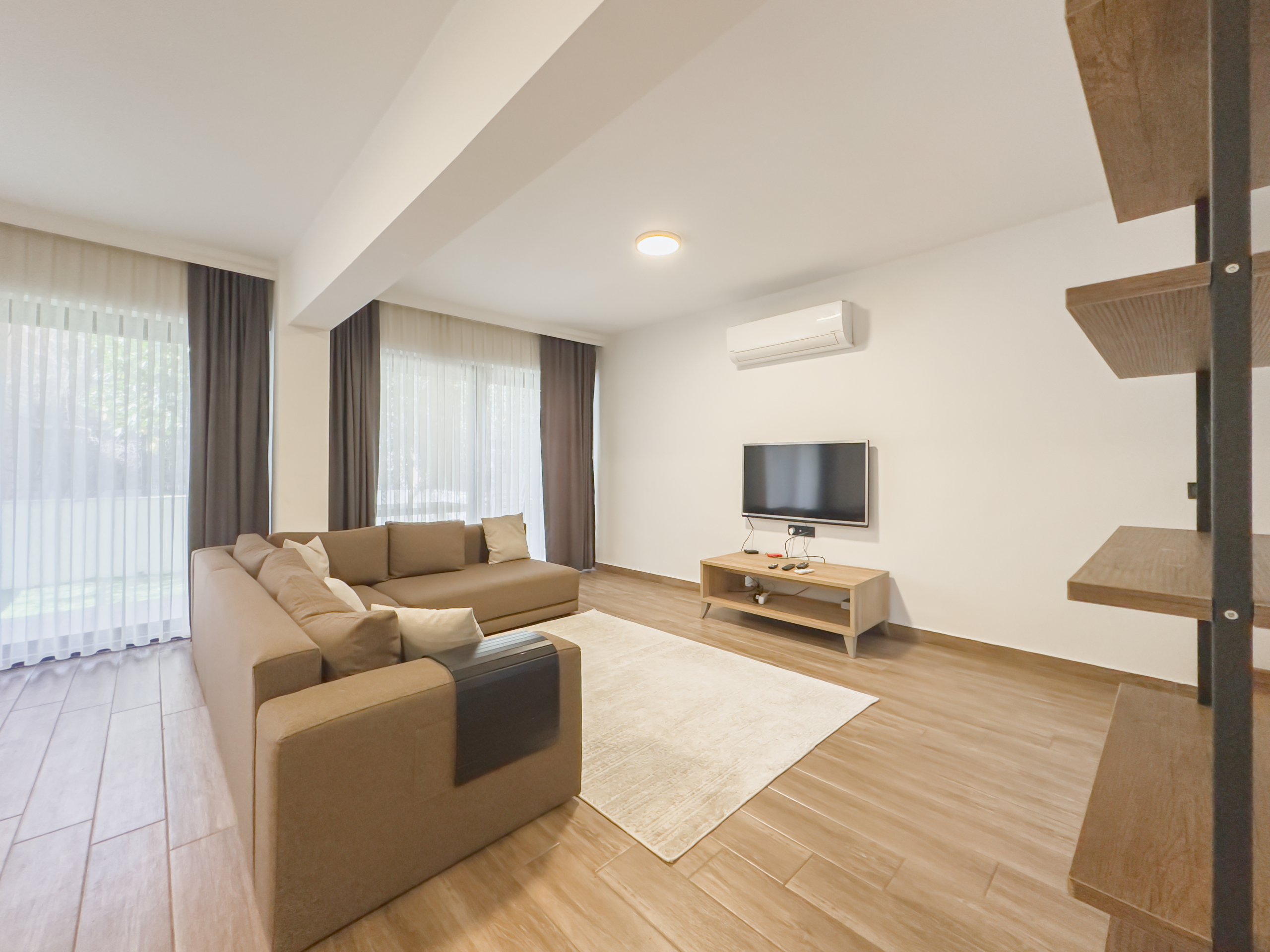 17 Marmaris Sarıana’da Marinaya 2 dk Müstakil Bahçeli 2+1