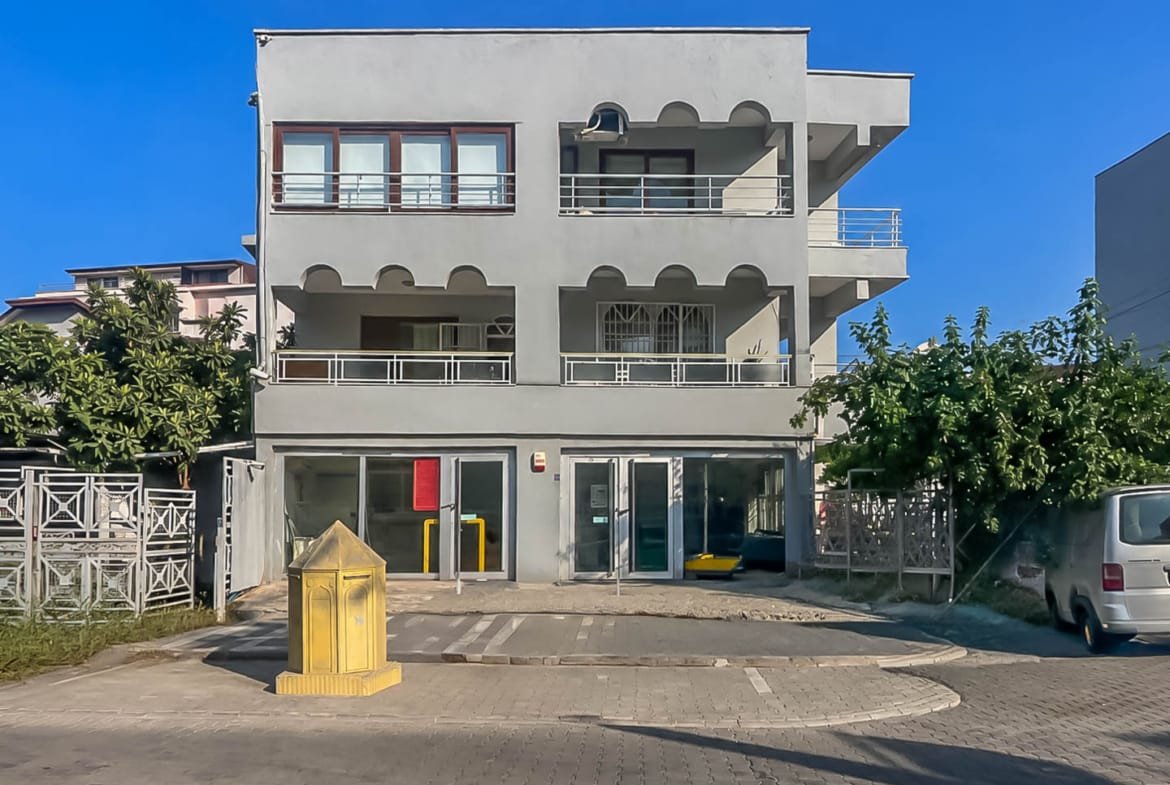 Marmaris Çıldır Mahallesi’nde 140 m² Kiralık Çift Dükkan