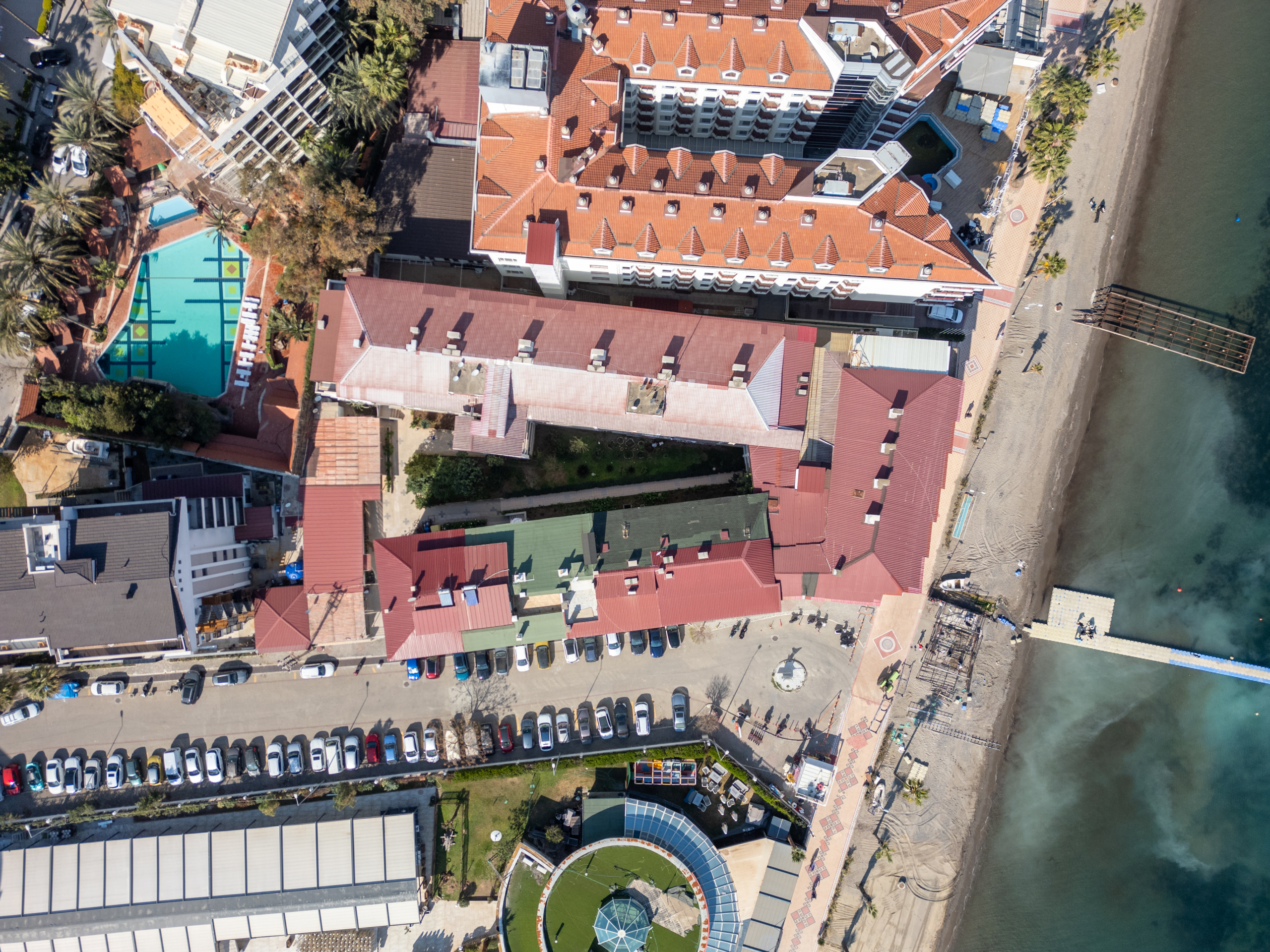 Marmaris Siteler Sahilde Özel Plajlı Deniz Manzaralı 1+1