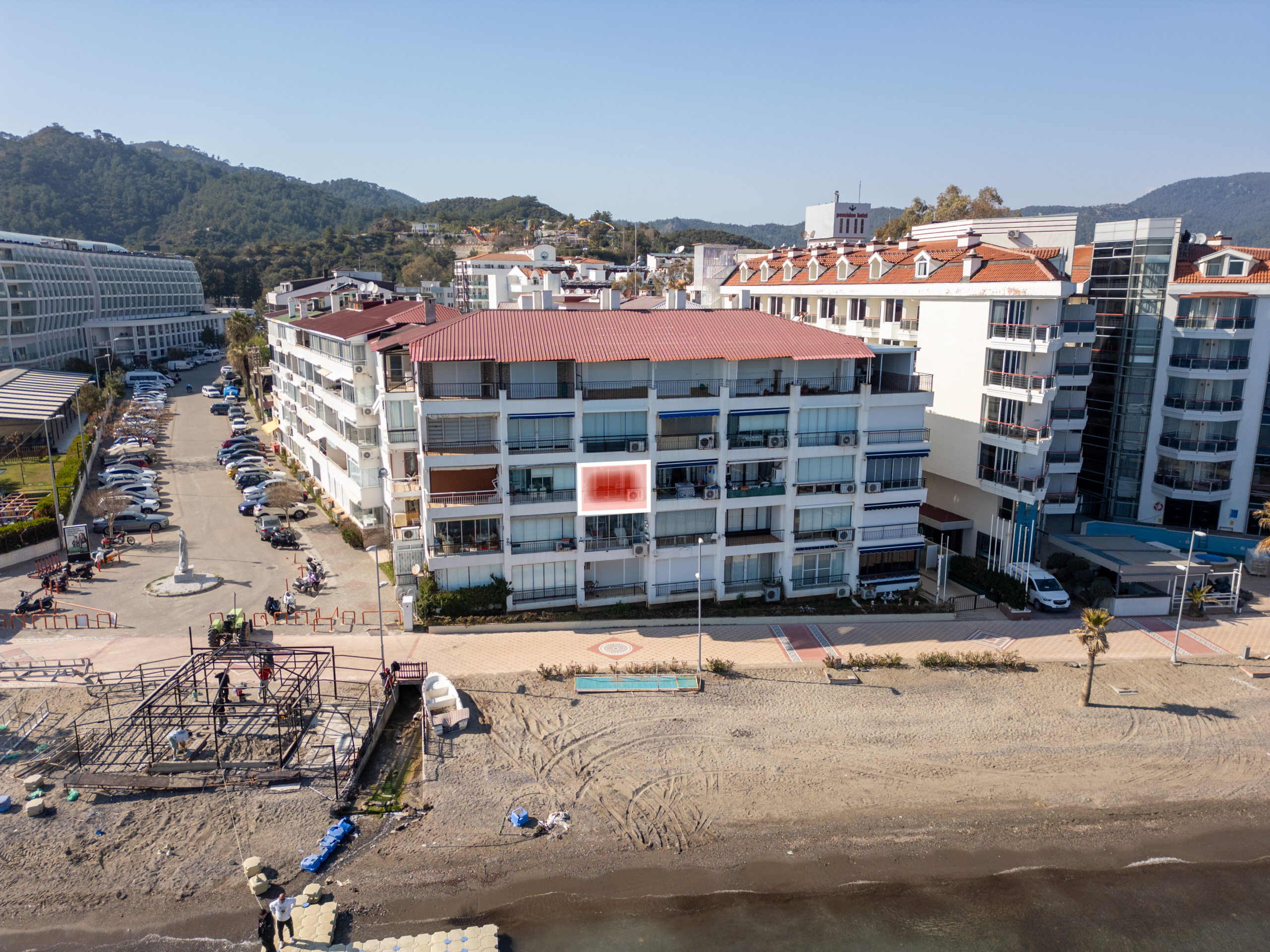 Marmaris Siteler Sahilde Özel Plajlı Deniz Manzaralı 1+1