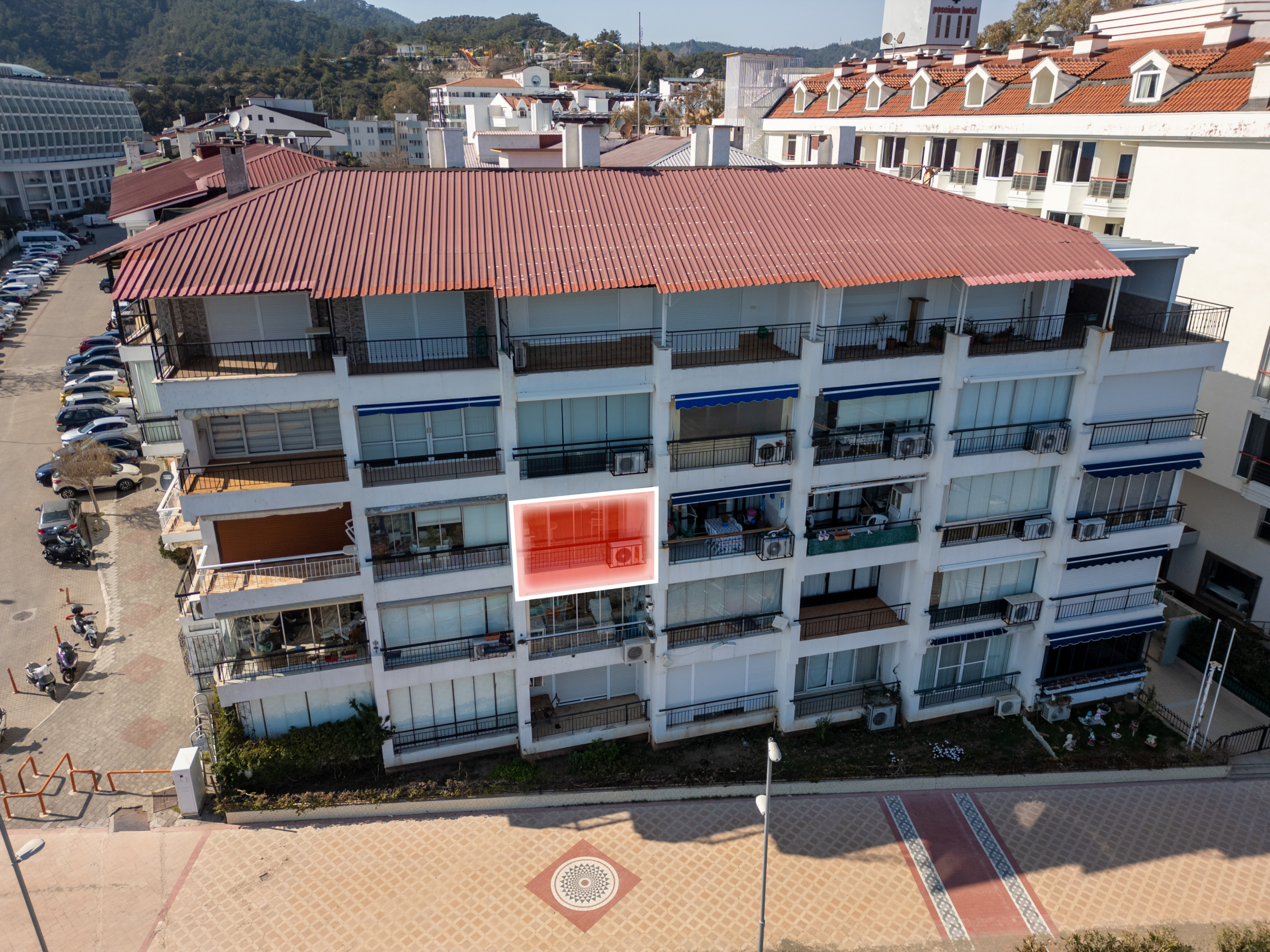 Marmaris Siteler Sahilde Özel Plajlı Deniz Manzaralı 1+1