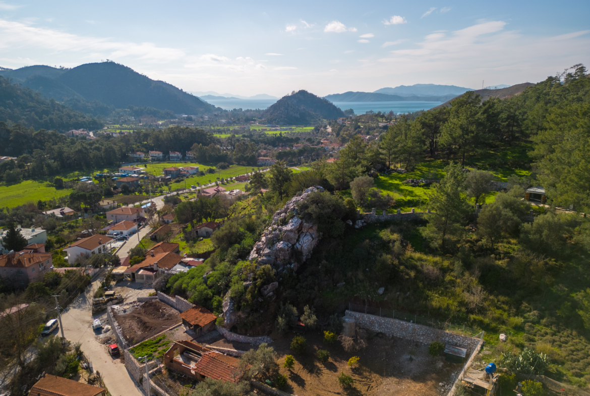 Marmaris Hisarönünde Deniz Manzaralı | Köy İçi İmarlı | 2.214 m2
