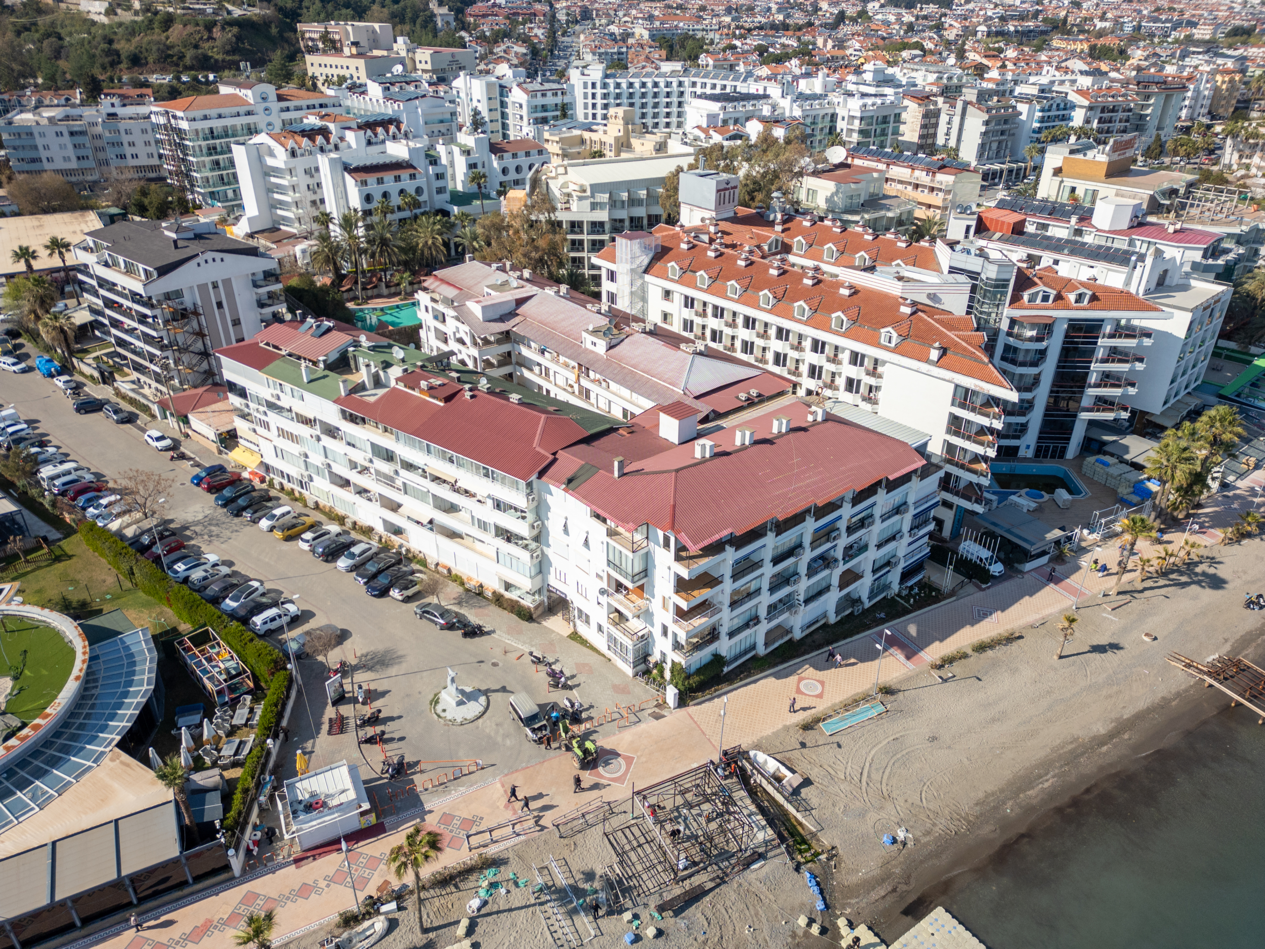 Marmaris Siteler Sahilde Özel Plajlı Deniz Manzaralı 1+1