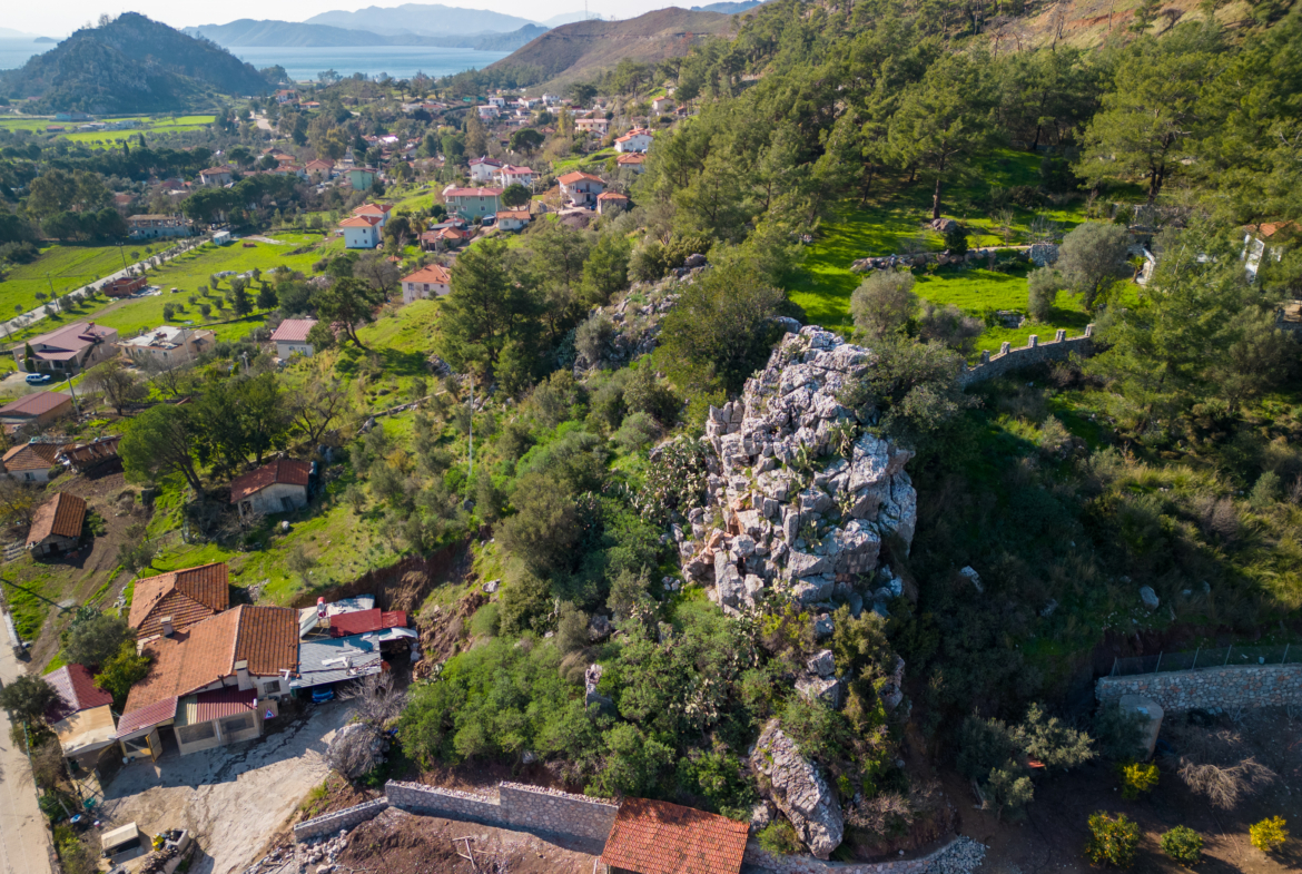 Marmaris Hisarönünde Deniz Manzaralı | Köy İçi İmarlı | 2.214 m2