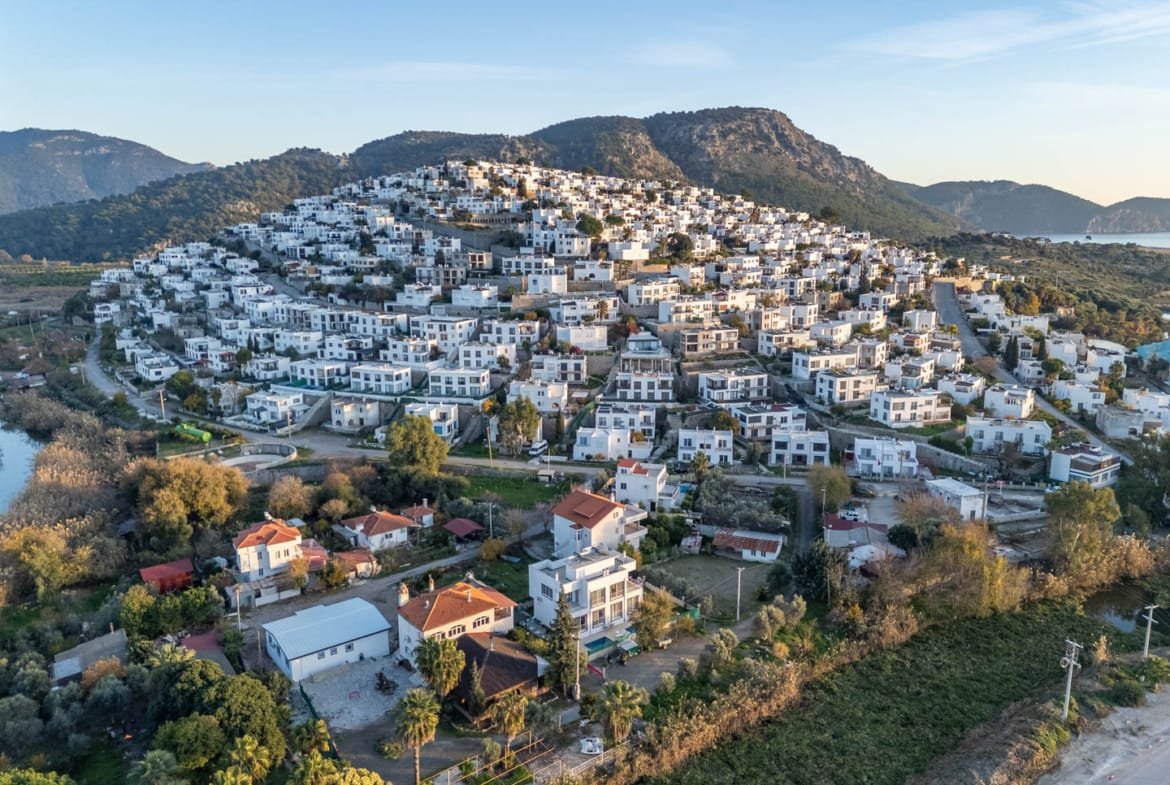 Dalaman Kapıkargın’da Site İçinde Müstakil Bahçeli Eşyalı 2+1 Satılık Dubleks Villa