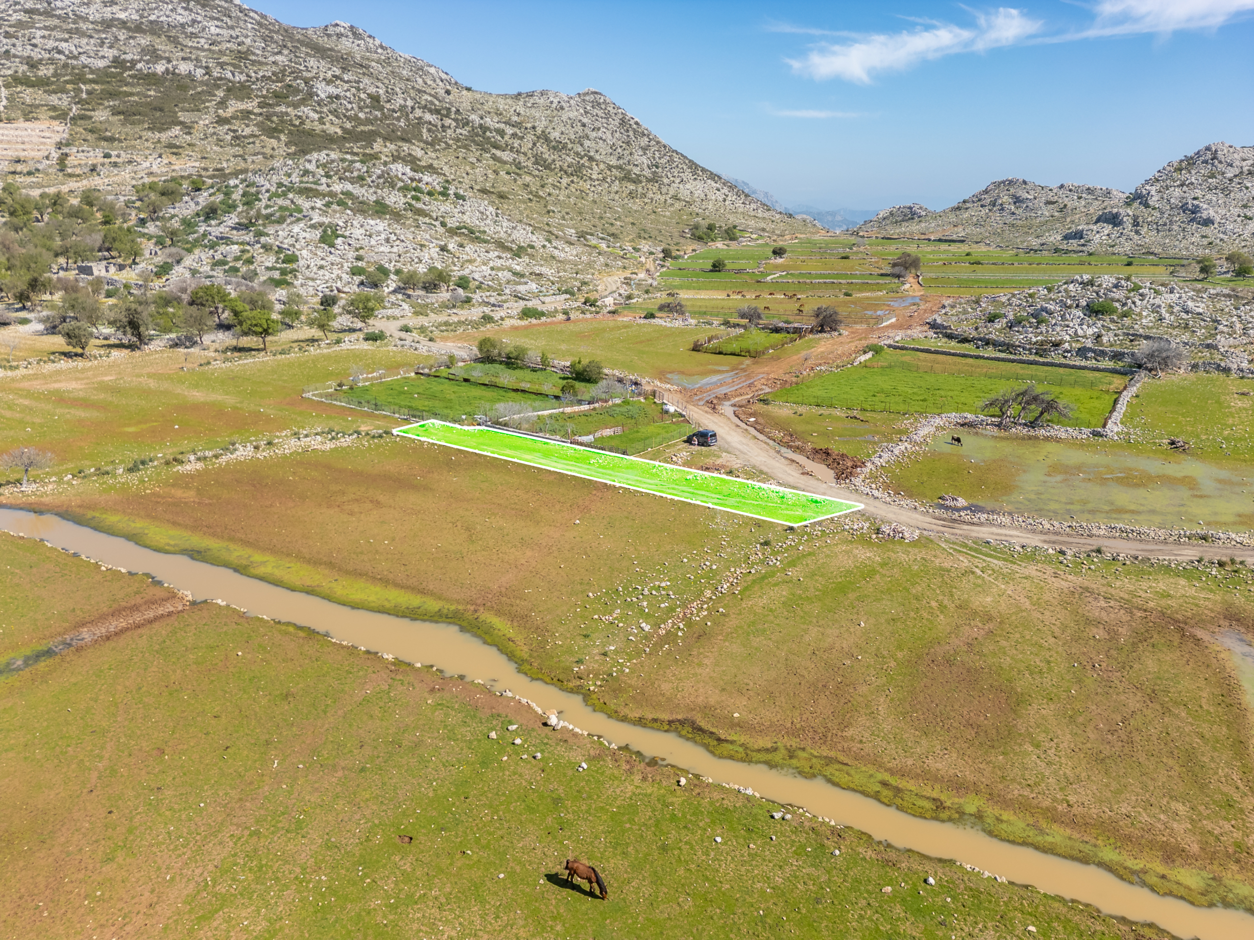 Marmaris Taşlıca’da Yola Cepheli Yatırımlık 447m² Tarla