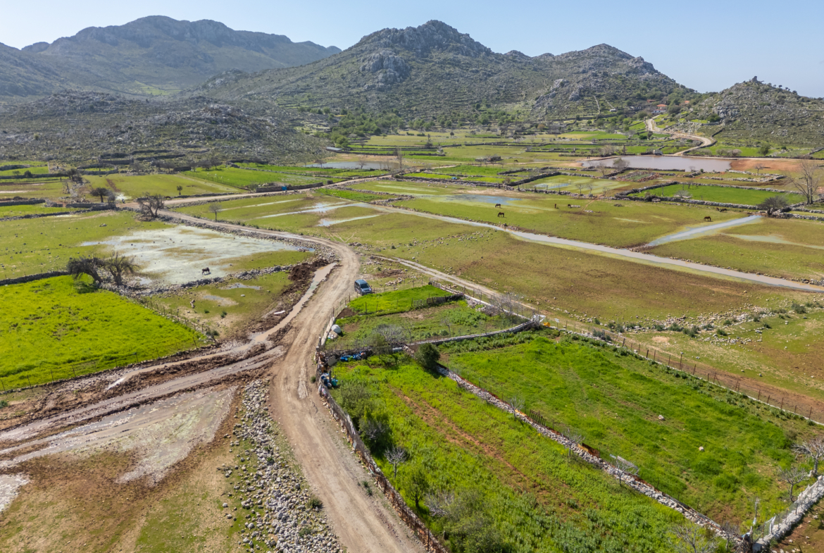 Marmaris Taşlıca’da Yola Cepheli Yatırımlık 447m² Tarla