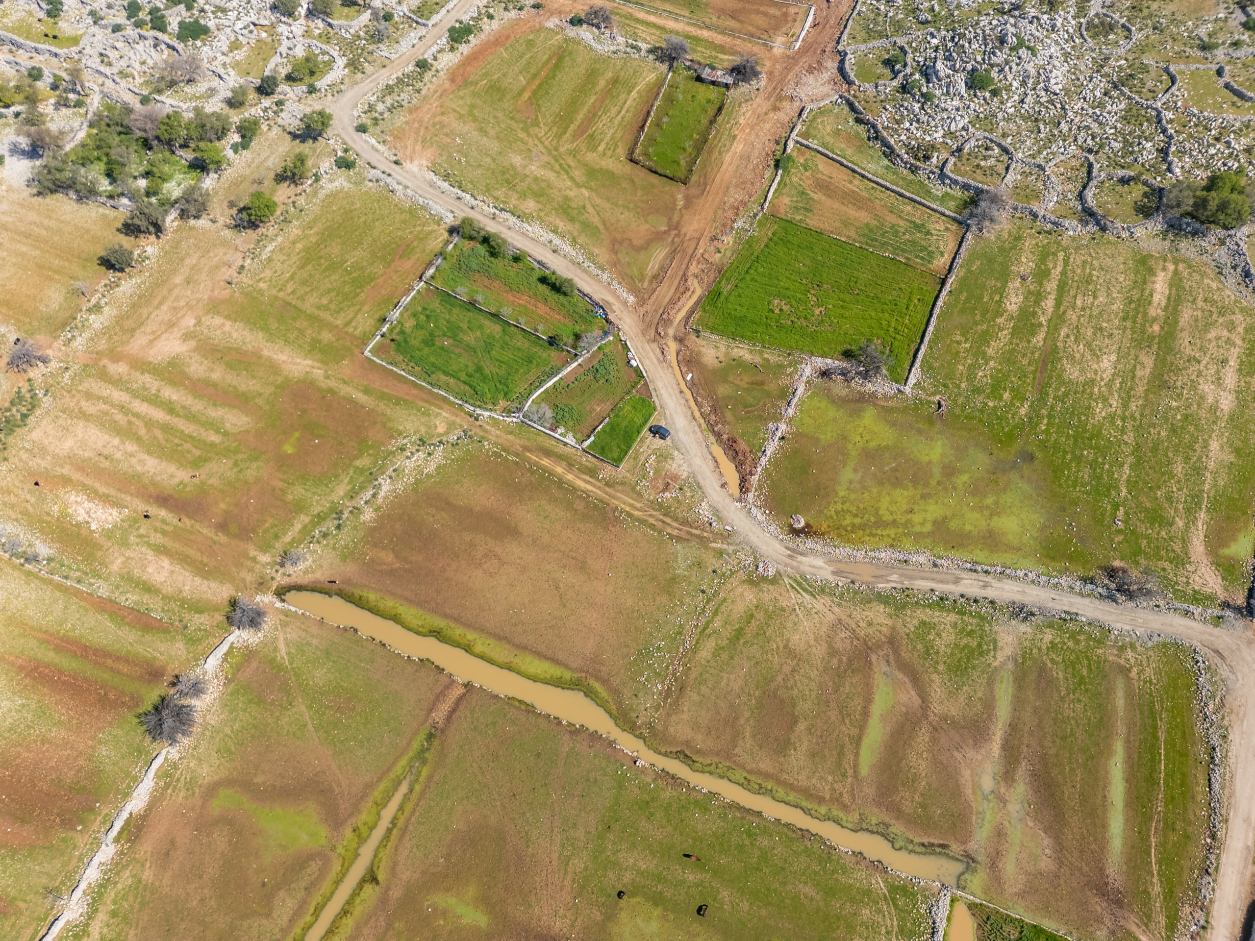 Marmaris Taşlıca’da Yola Cepheli Yatırımlık 447m² Tarla