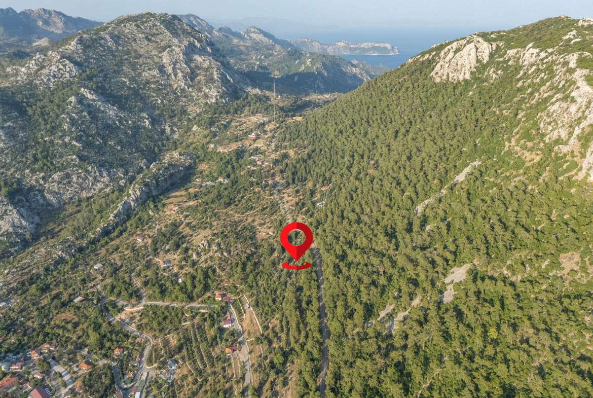 Marmaris Bayırda Çiftlik Koyu Yolu Üzeri 6.713 m2 Arazi