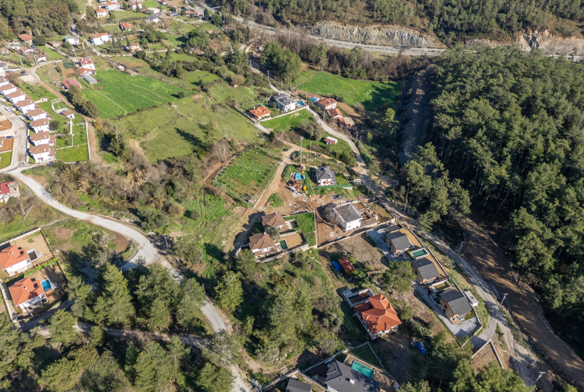 Marmaris Çetibeli’de 1.293 m2 Köşe Parsel 2 Villa İmarı