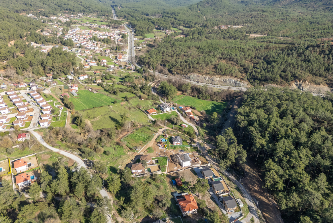 Marmaris Çetibeli’de 1.293 m2 Köşe Parsel 2 Villa İmarı