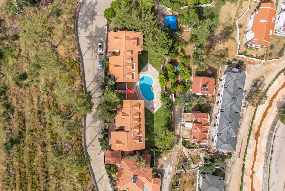 Marmaris İçmeler’de Havuzlu Site İçerisinde Eşyalı Kiralık 3+1 Bahçe Dubleksi