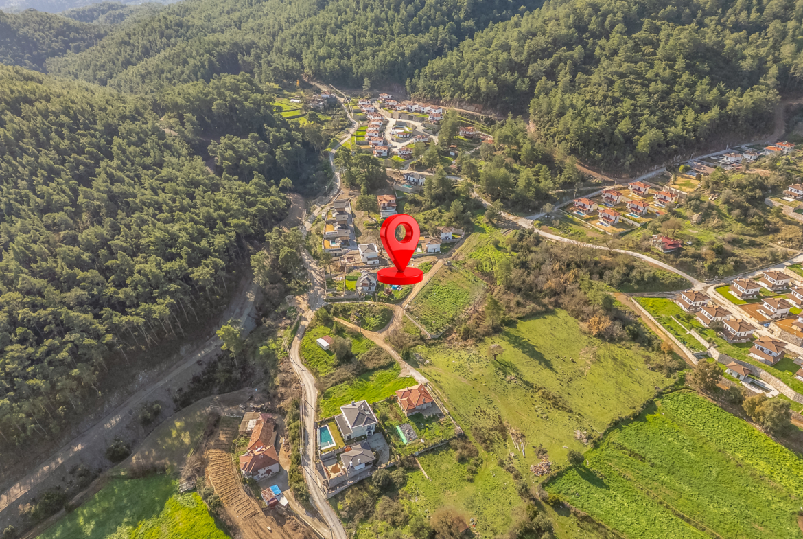 Marmaris Çetibeli’de 1.293 m2 Köşe Parsel 2 Villa İmarı