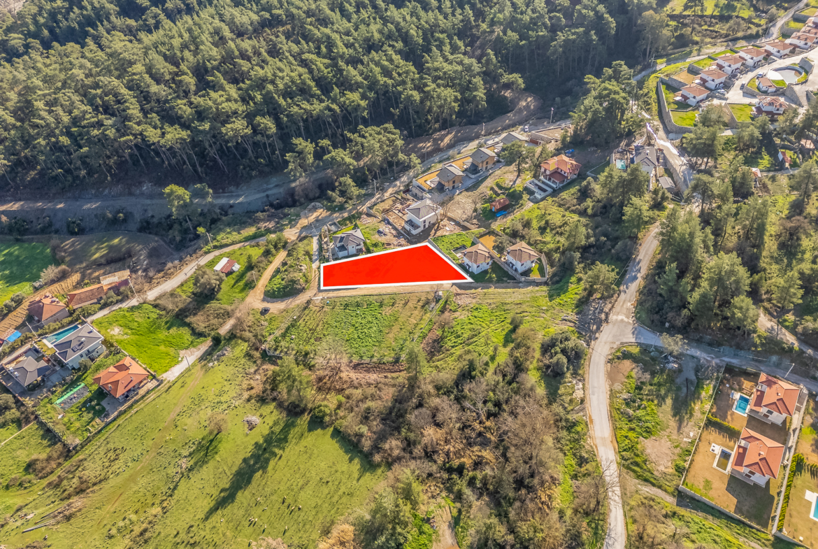 Marmaris Çetibeli’de 1.293 m2 Köşe Parsel 2 Villa İmarı