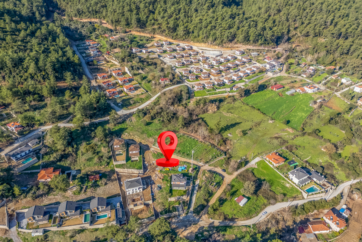 Marmaris Çetibeli’de 1.293 m2 Köşe Parsel 2 Villa İmarı