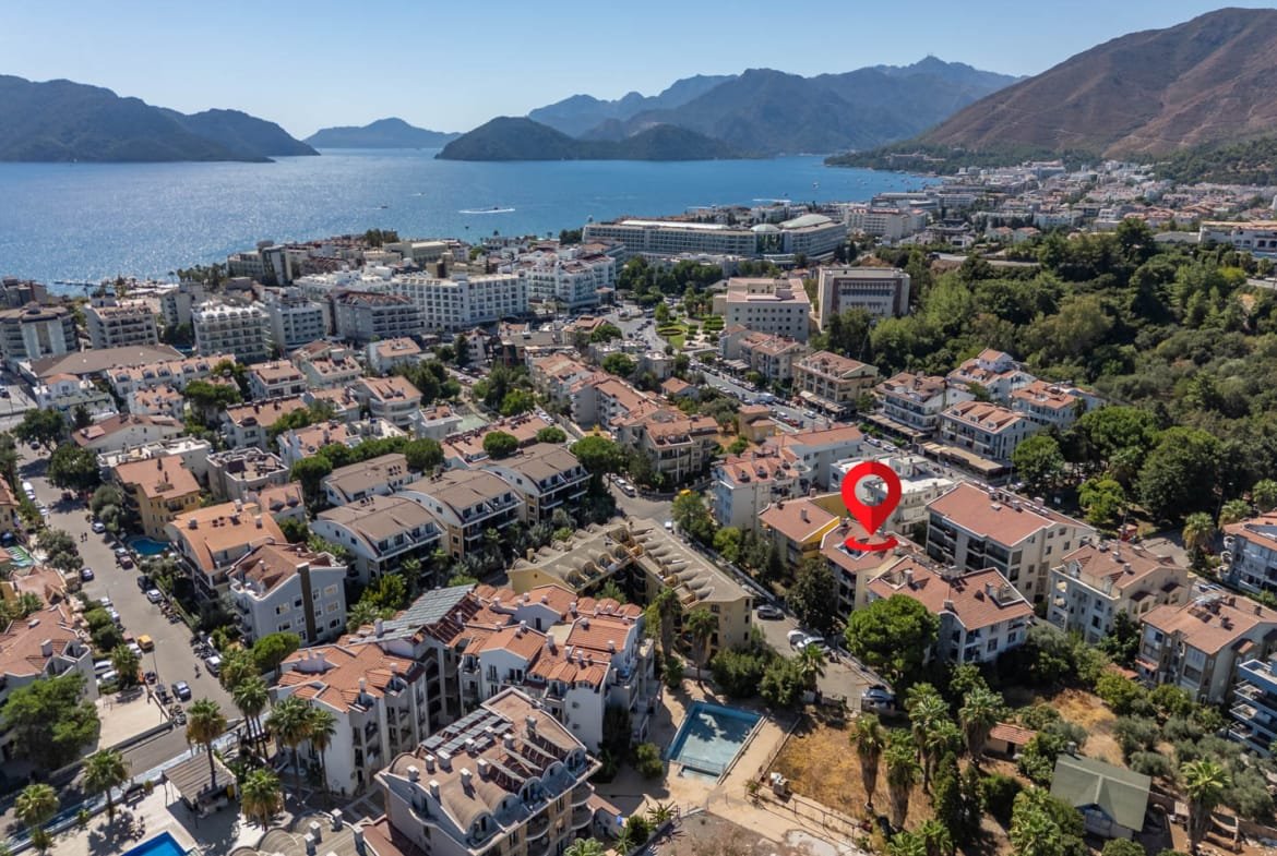 Marmaris Siteler’de Sahile Yürüme Mesafesinde Tadilatlı 2+1 Satılık Daire