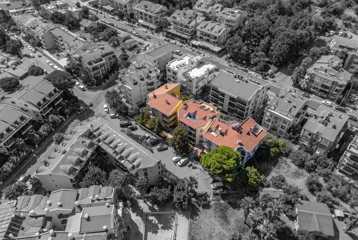 Marmaris Siteler’de Sahile Yürüme Mesafesinde Tadilatlı 2+1 Satılık Daire