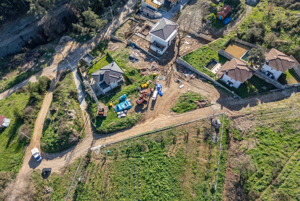 Marmaris Çetibeli’de 1.293 m2 Köşe Parsel 2 Villa İmarı