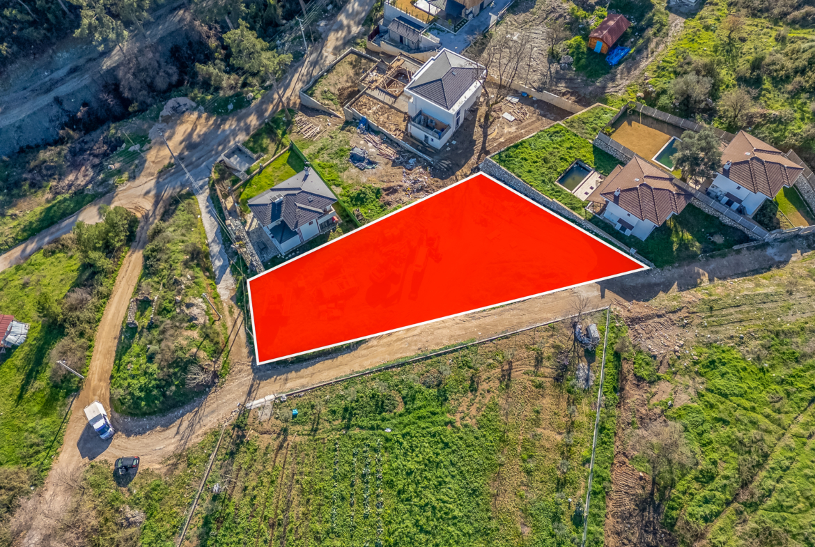 Marmaris Çetibeli’de 1.293 m2 Köşe Parsel 2 Villa İmarı