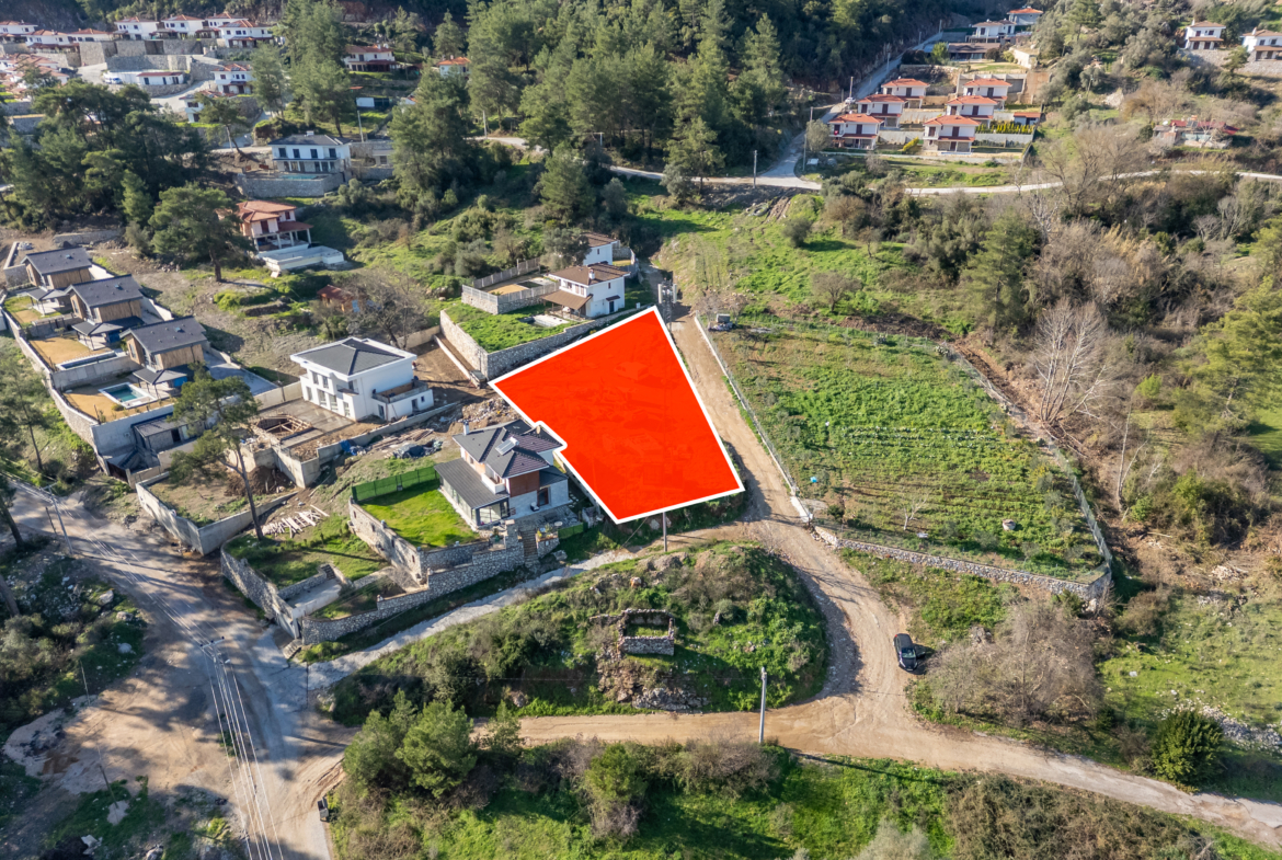 Marmaris Çetibeli’de 1.293 m2 Köşe Parsel 2 Villa İmarı