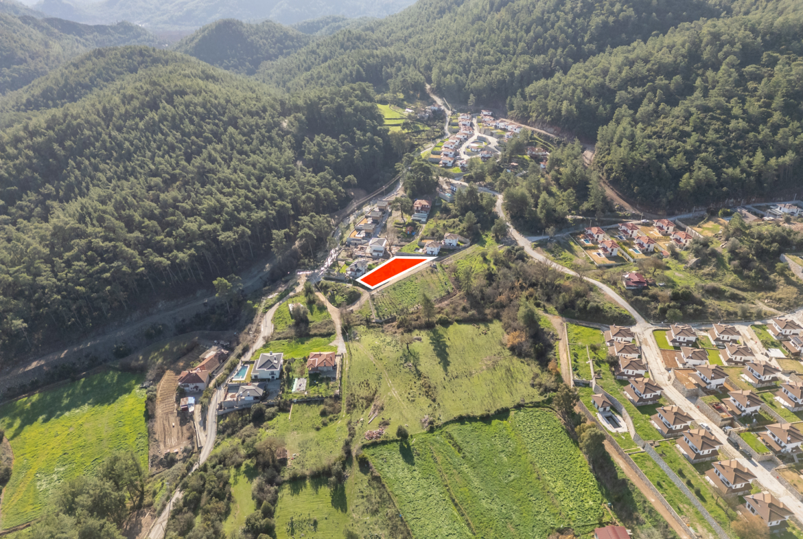 Marmaris Çetibeli’de 1.293 m2 Köşe Parsel 2 Villa İmarı