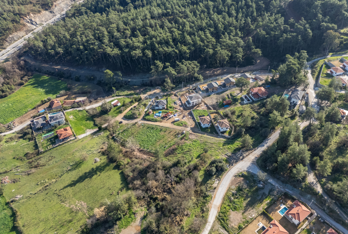 Marmaris Çetibeli’de 1.293 m2 Köşe Parsel 2 Villa İmarı