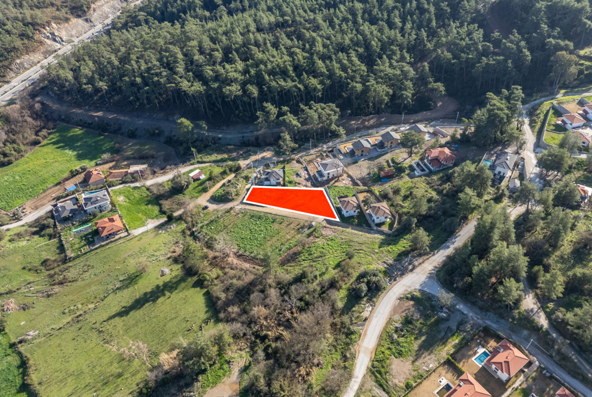 Marmaris Çetibeli’de 1.293 m2 Köşe Parsel 2 Villa İmarı