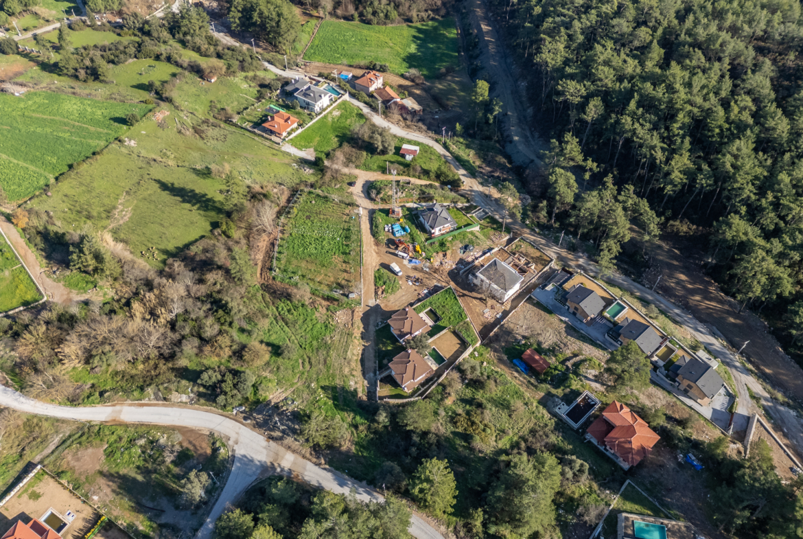 Marmaris Çetibeli’de 1.293 m2 Köşe Parsel 2 Villa İmarı