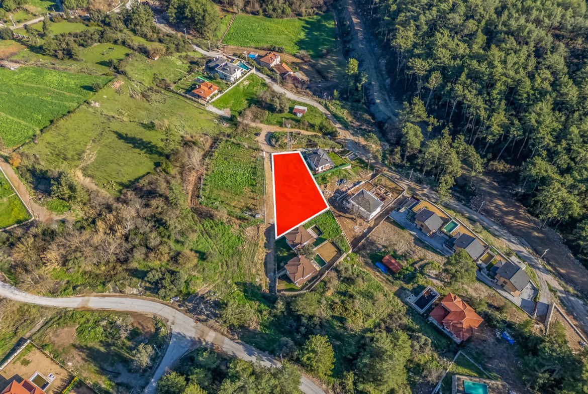 Marmaris Çetibeli’de 1.293 m2 Köşe Parsel 2 Villa İmarı