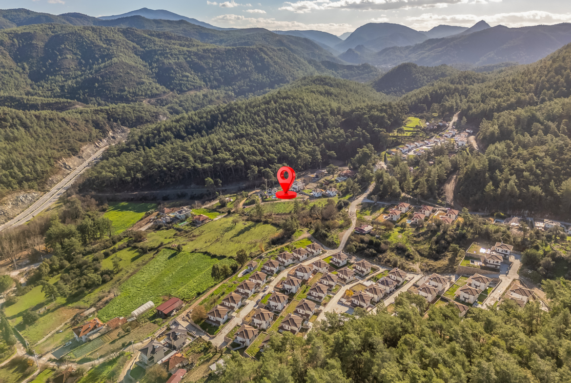 Marmaris Çetibeli’de 1.293 m2 Köşe Parsel 2 Villa İmarı