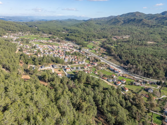 Marmaris Çetibeli’de 1.293 m2 Köşe Parsel 2 Villa İmarı