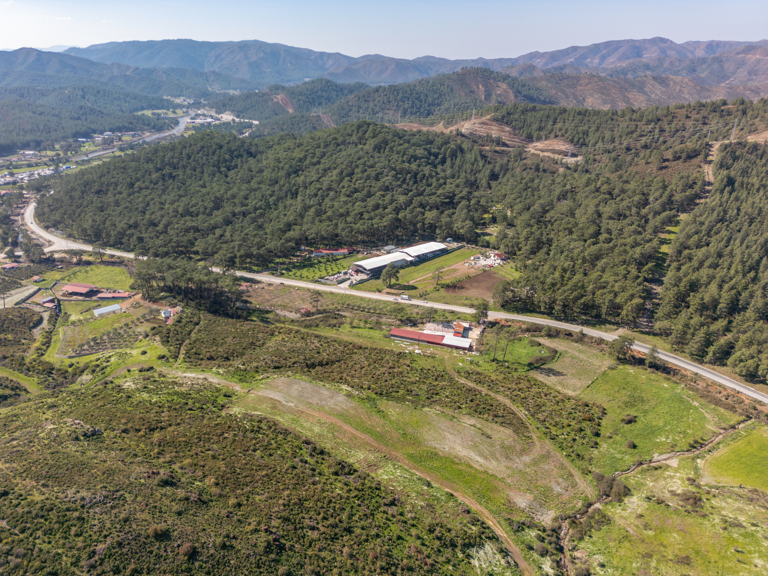 DJI_0825 Marmaris Karayolu Üzeri Satılık 5.300 m² Yatırımlık Kupon Arazi