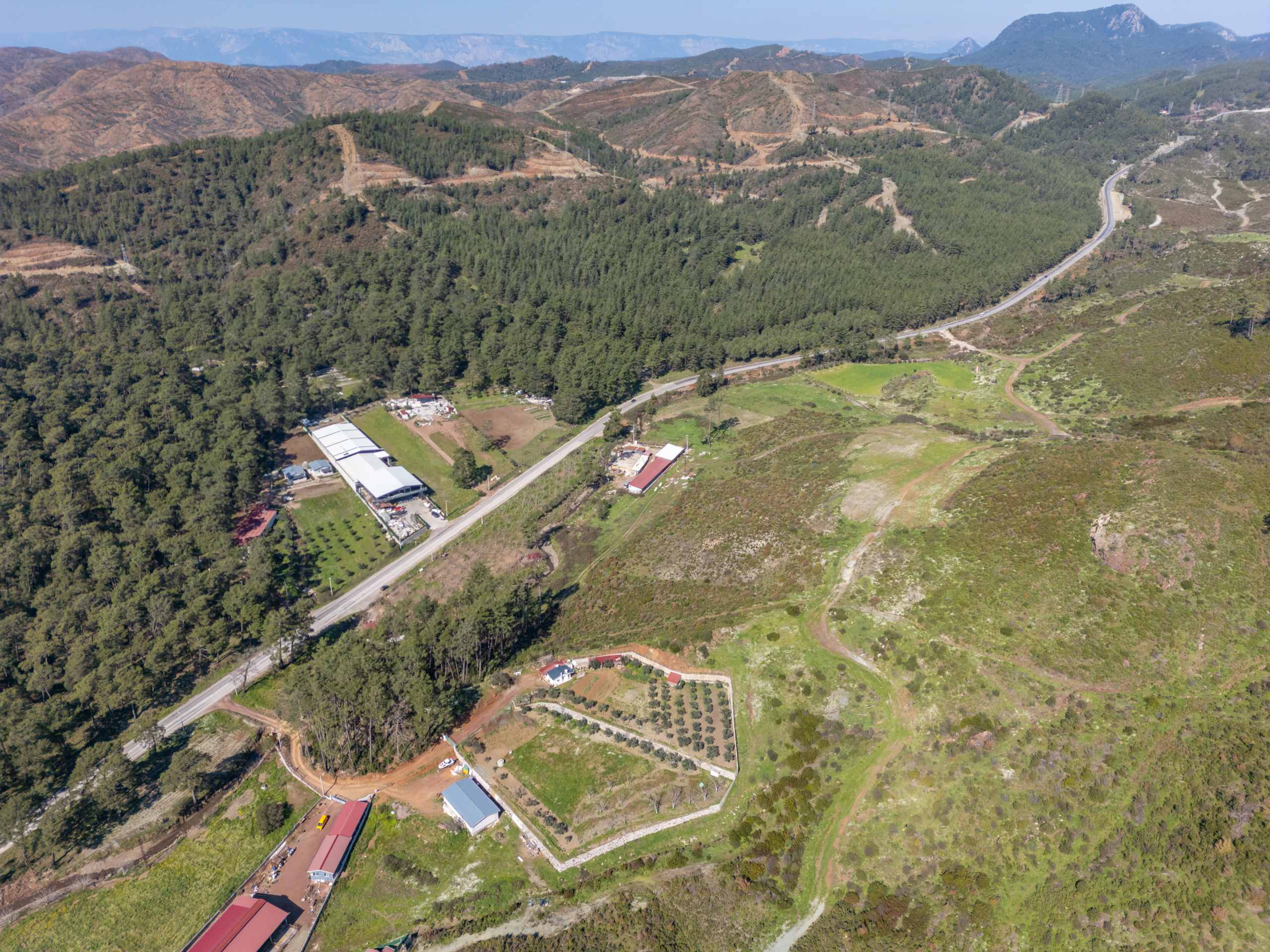 DJI_0836 Marmaris Karayolu Üzeri Satılık 5.300 m² Yatırımlık Kupon Arazi