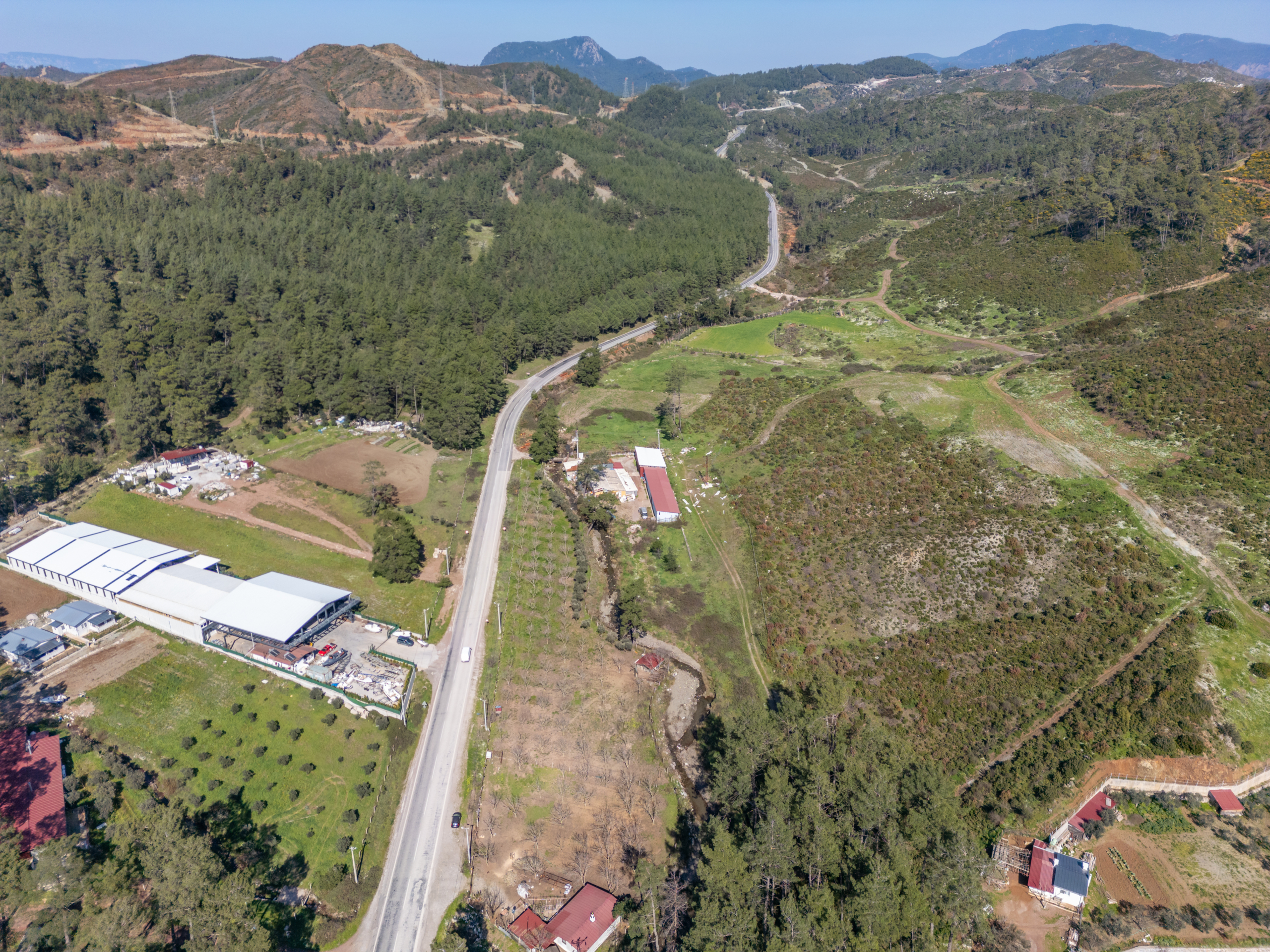 DJI_0846 Marmaris Karayolu Üzeri Satılık 5.300 m² Yatırımlık Kupon Arazi