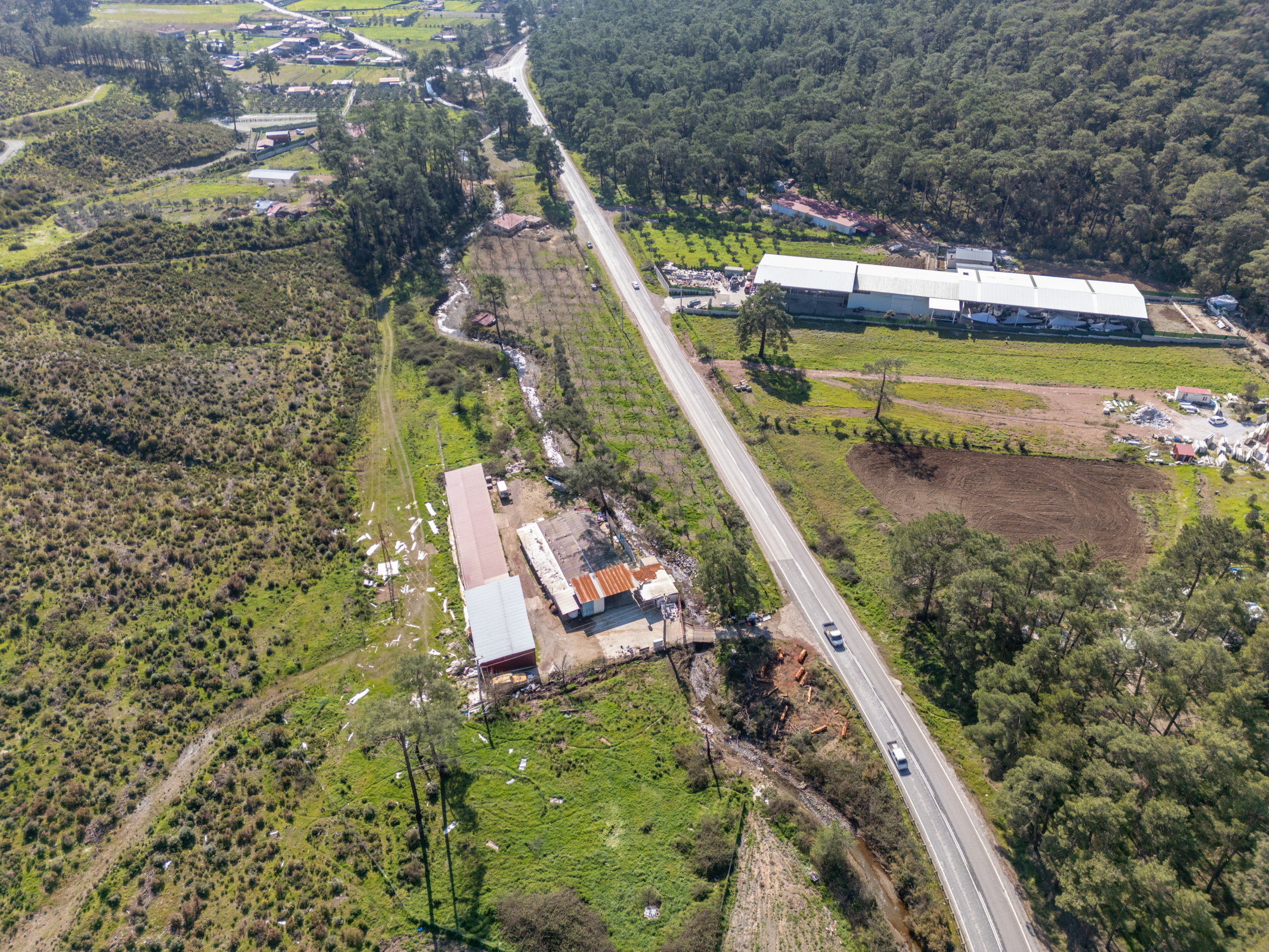 DJI_0849 Marmaris Karayolu Üzeri Satılık 5.300 m² Yatırımlık Kupon Arazi