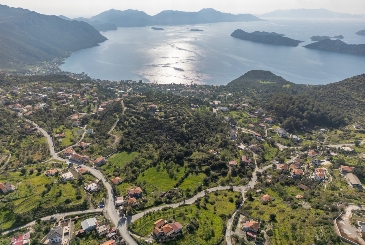 Marmaris Söğütte Deniz ve Cumhuriyet Manzaralı 3.914 m² Arazi
