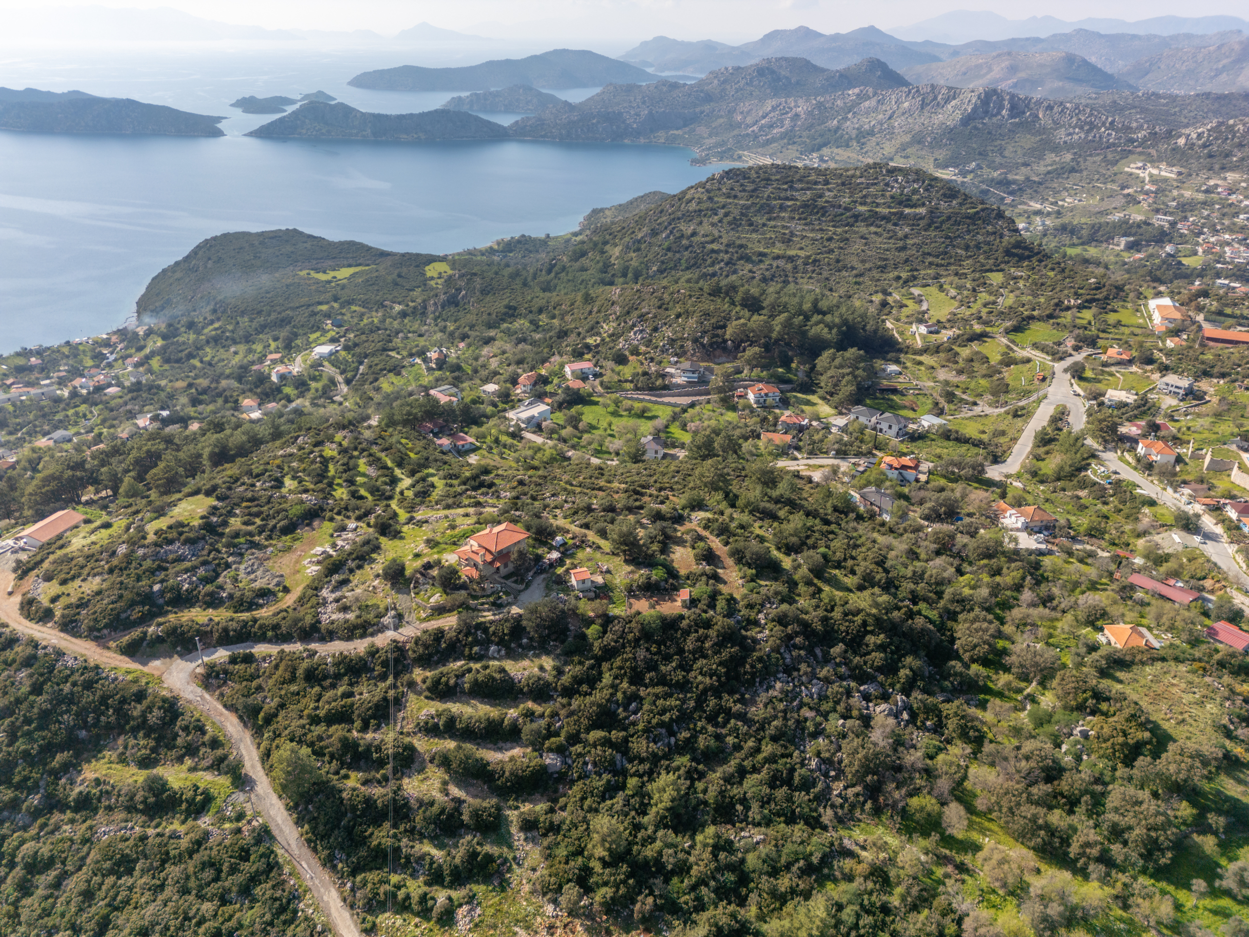 DJI_0878 Marmaris Söğütte Deniz ve Cumhuriyet Manzaralı 3.914 m² Arazi