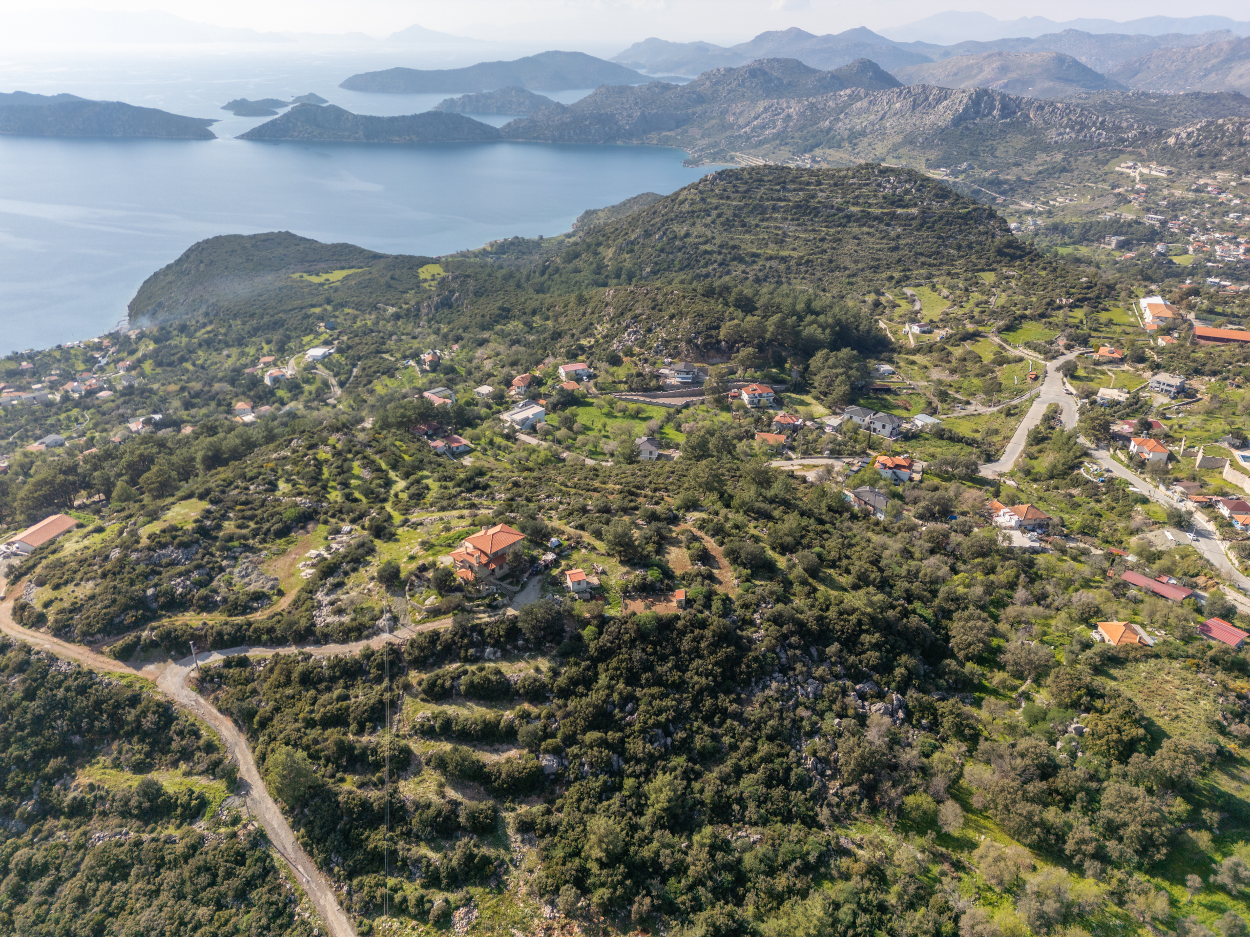 DJI_0879 Marmaris Söğütte Deniz ve Cumhuriyet Manzaralı 3.914 m² Arazi